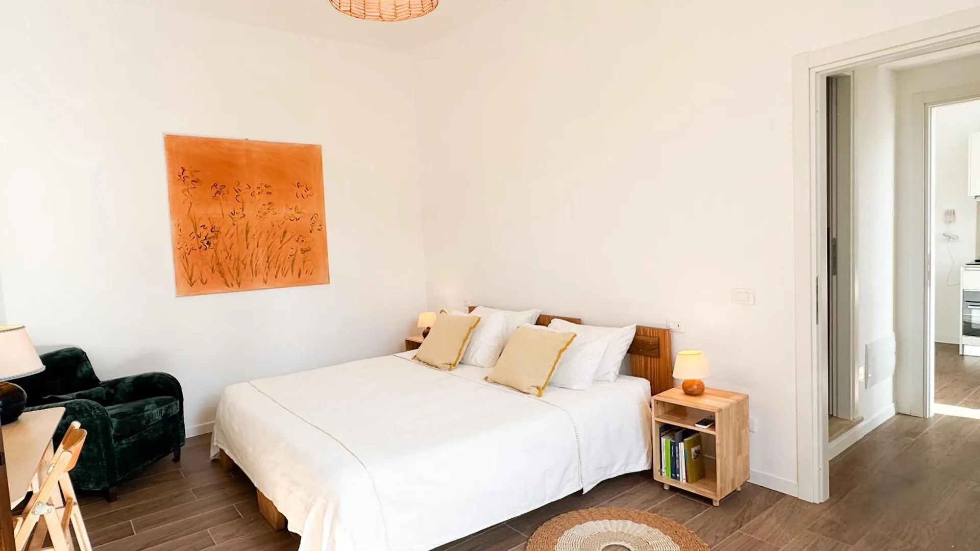 Bright Vatican Apartment Rome