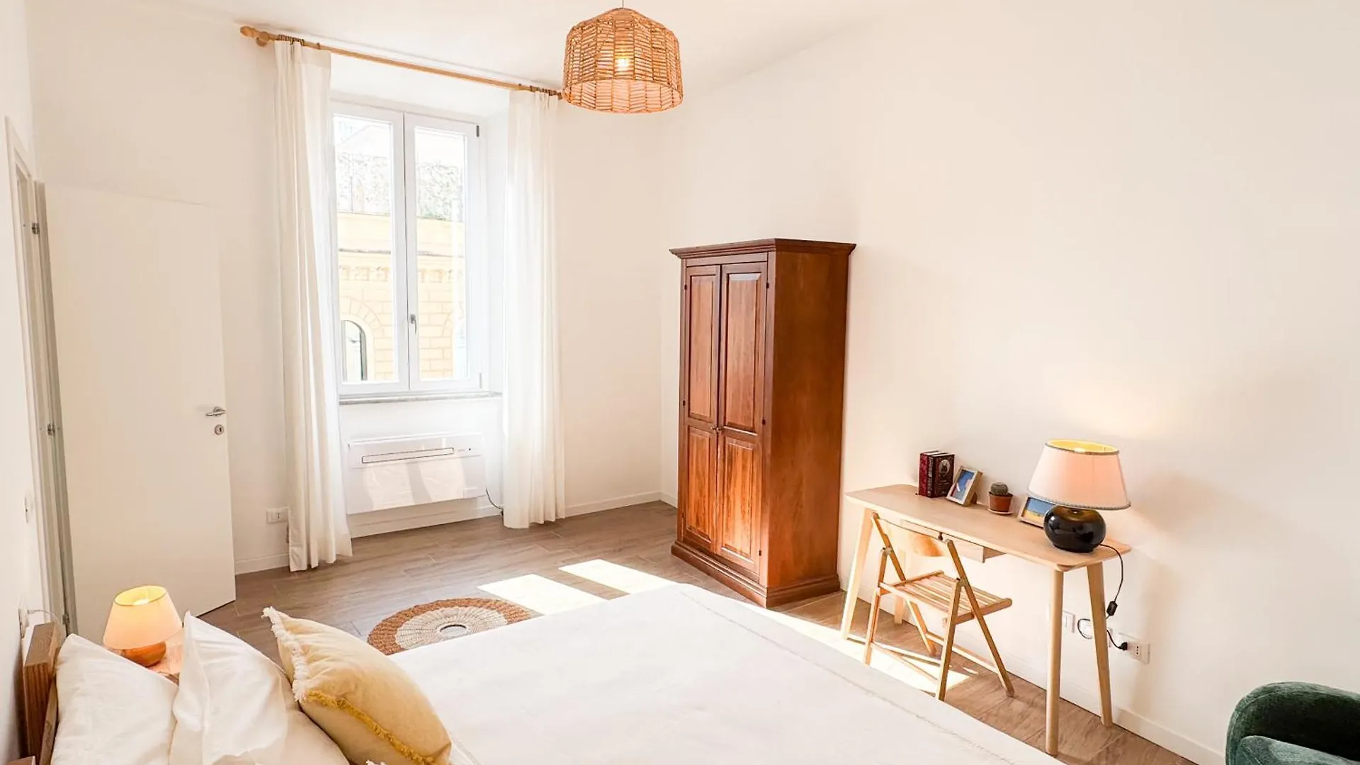 Bright Vatican Apartment Rome Italy