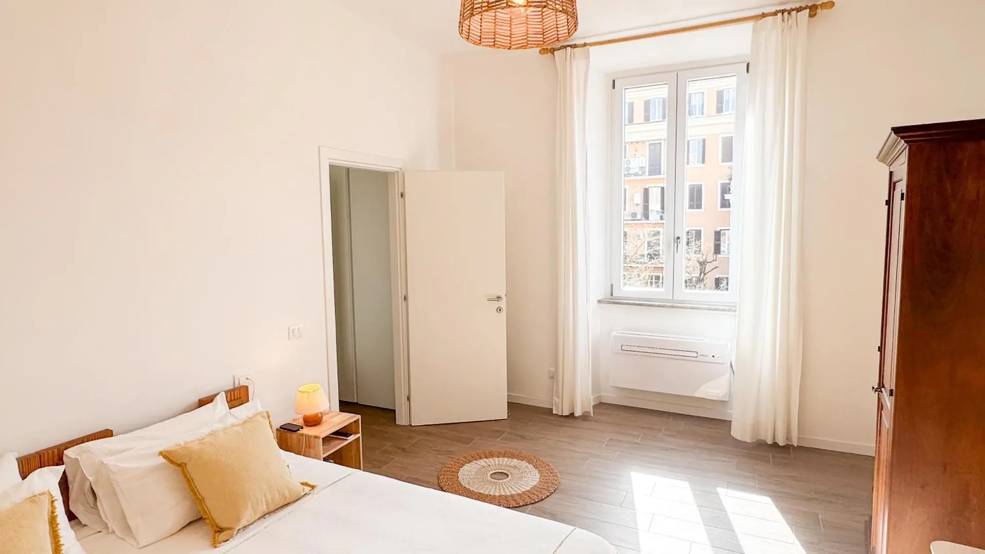 Bright Vatican Apartment Rome
